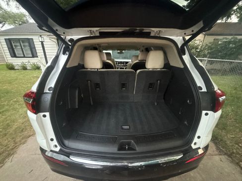 Used 2019 Buick Enclave Essence FWD image 15