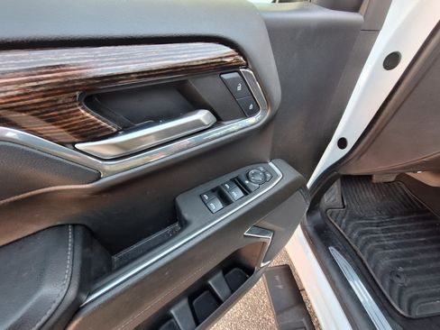 Used 2024 GMC Sierra 1500 Elevation image 13