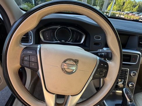 Used 2015 Volvo S60 T5 Premier FWD image 11