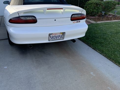 Used 2000 Chevrolet Camaro Z28 w/ SS Performance/Appearance Pkg image 8