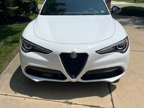 Used 2023 Alfa Romeo Stelvio Veloce image 8