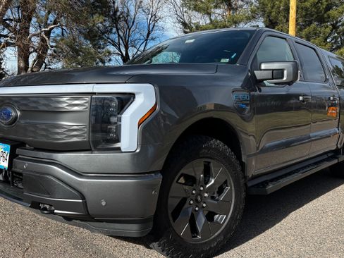 Used 2022 Ford F150 Lightning Lariat w/ Equipment Group 511A High image 1