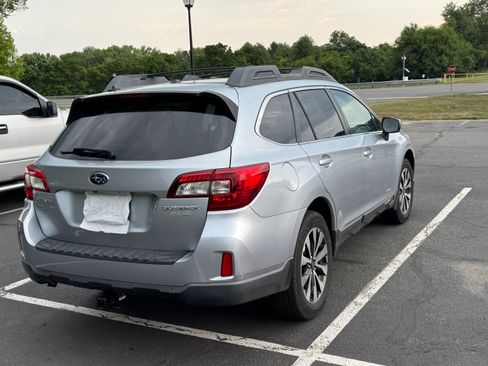 Used 2015 Subaru Outback 2.5i Limited AWD/4WD image 5