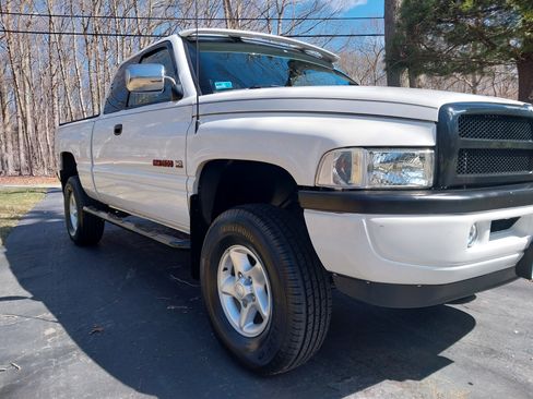 Used 1997 Dodge Ram 1500 Truck 4x4 Club Cab image 4