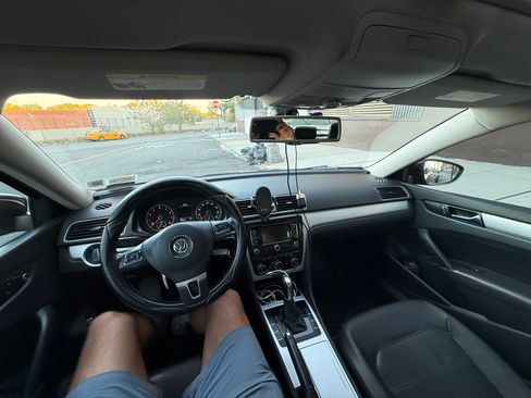 Used 2012 Volkswagen Passat 2.5 SE image 12