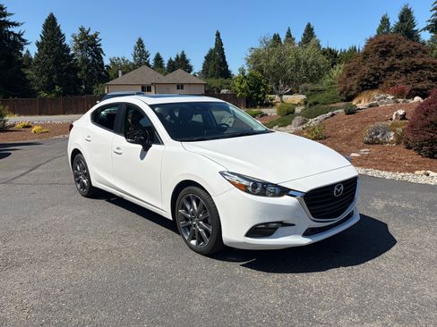Used 2018 MAZDA MAZDA3 Touring FWD image 6