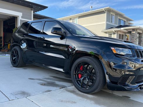 Used 2018 Jeep Grand Cherokee Trackhawk image 2