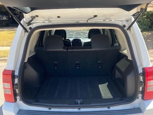 Used 2014 Jeep Patriot Latitude w/ Freedom Edition Package image 5