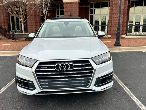 Used 2018 Audi Q7 3.0T Prestige w/ Prestige Package image 4