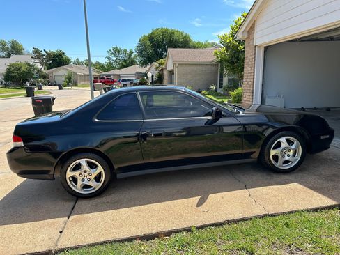 Used 2000 Honda Prelude image 2