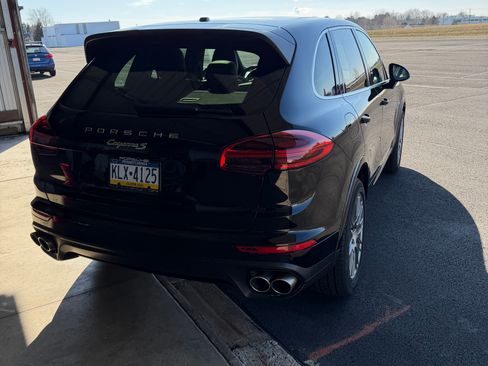 Used 2016 Porsche Cayenne S image 14