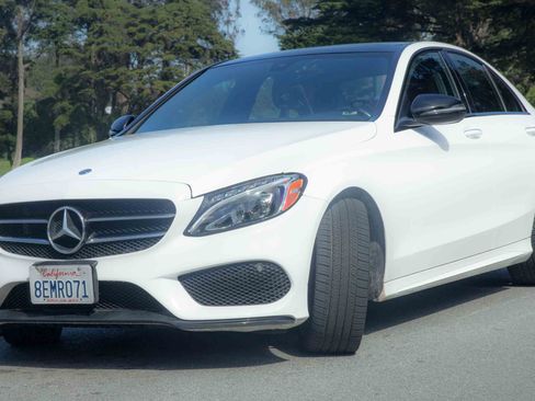 Used 2018 Mercedes-Benz C 300 Sedan image 2