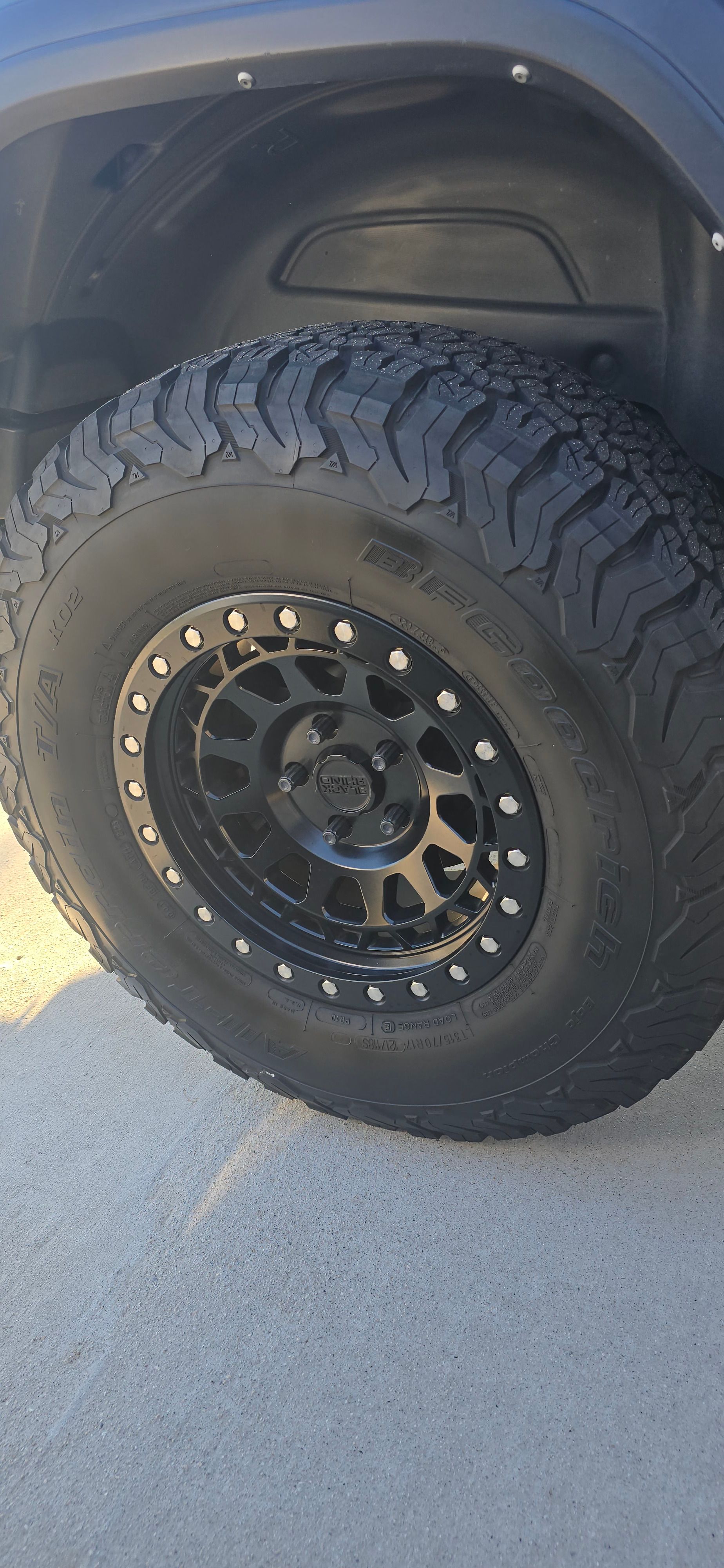 Used 2023 Jeep Wrangler Unlimited Rubicon w/ Cold Weather Group AWD/4WD image 11