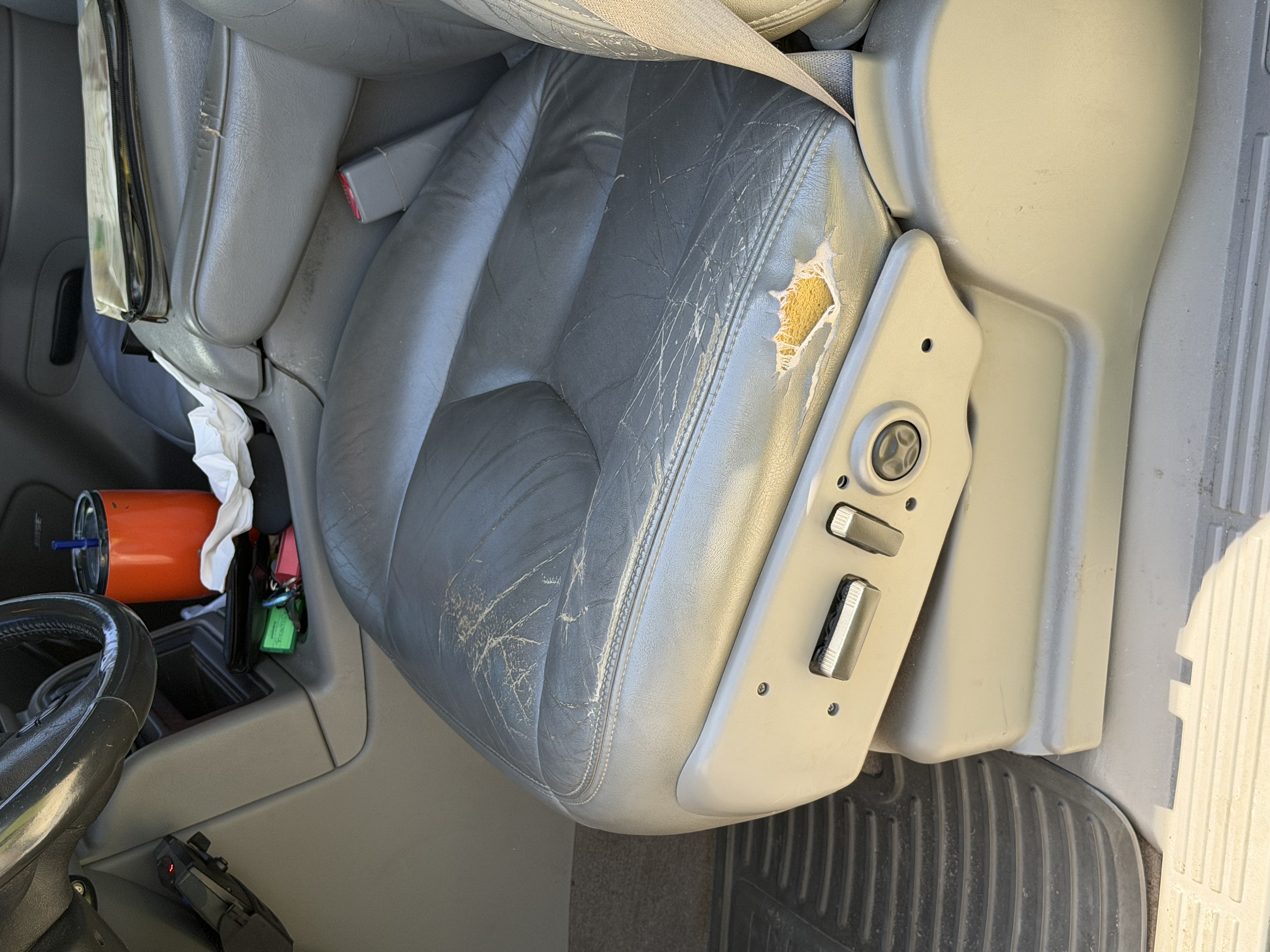 Used 2004 Chevrolet Silverado 2500 LT w/ Heavy-Duty Power Package RWD image 10