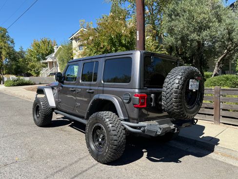 Used 2021 Jeep Wrangler Unlimited Rubicon AWD/4WD image 4