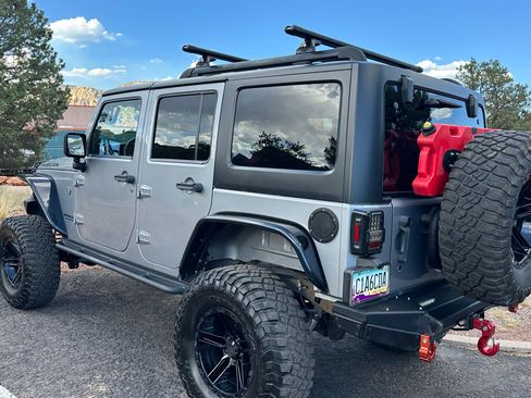 Used 2013 Jeep Wrangler Unlimited Rubicon w/ Connectivity Group AWD/4WD image 6
