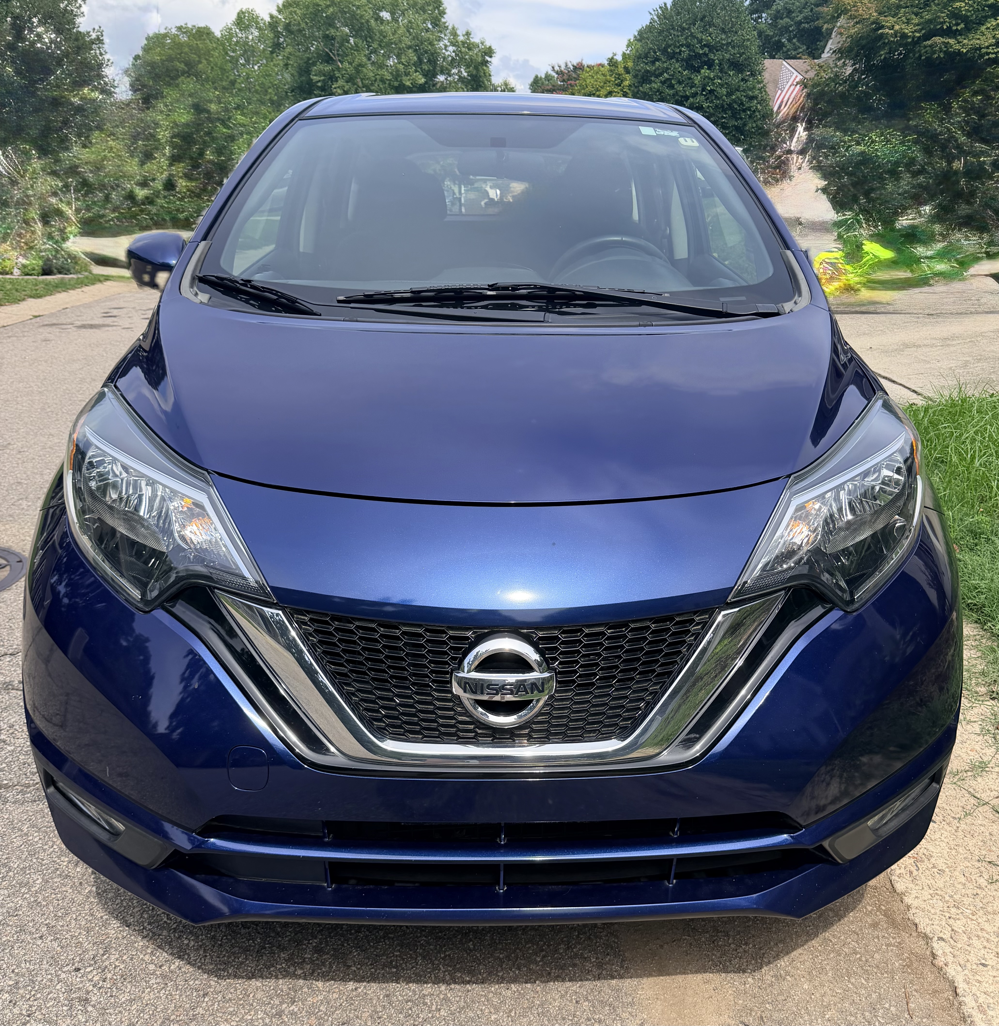 Used 2017 Nissan Versa Note FWD image 1