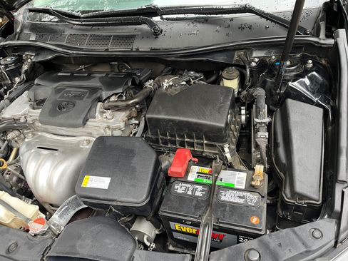 Used 2016 Toyota Camry SE image 11