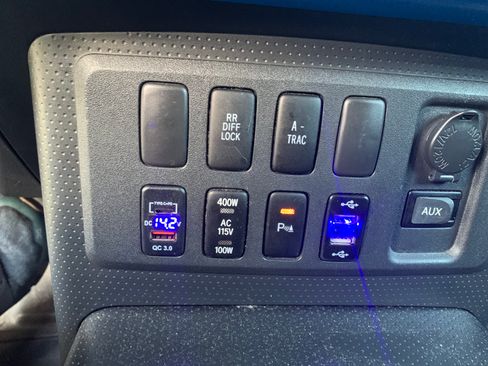 Used 2007 Toyota FJ Cruiser 4WD image 11