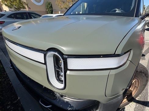 Used 2022 Rivian R1S Launch Edition image 11