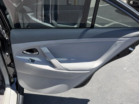 Used 2010 Toyota Camry LE FWD image 22