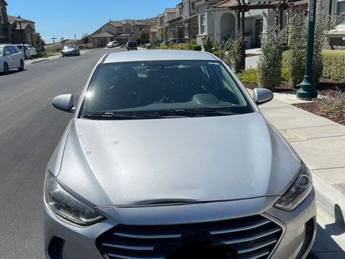 Used 2018 Hyundai Elantra SEL FWD image 1