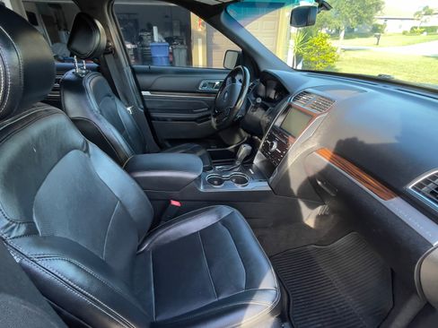 Used 2016 Ford Explorer Limited image 10