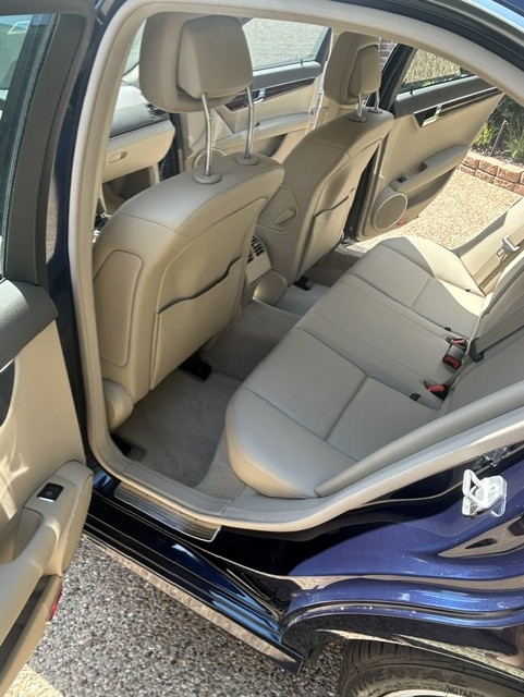 Used 2011 Mercedes-Benz C 300 Sedan image 6