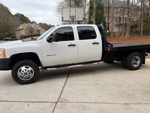 Used 2011 Chevrolet Silverado 3500 W/T image 10