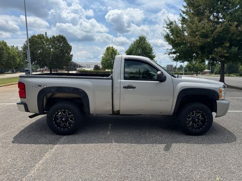 Used 2009 Chevrolet Silverado 1500 W/T AWD/4WD image 4