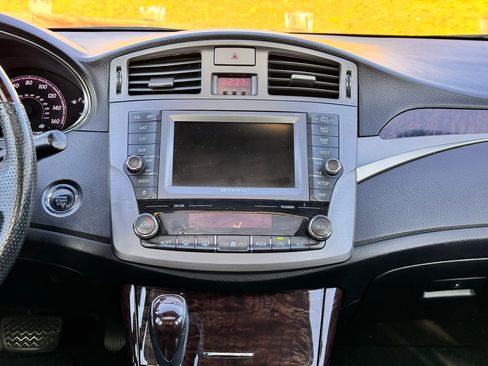 Used 2011 Toyota Avalon Limited image 10