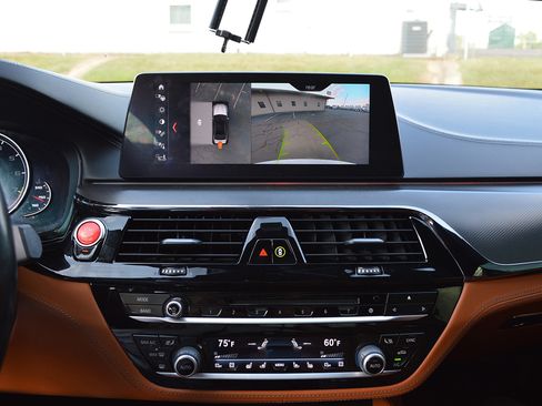 Used 2018 BMW M5 w/ Executive Package image 17