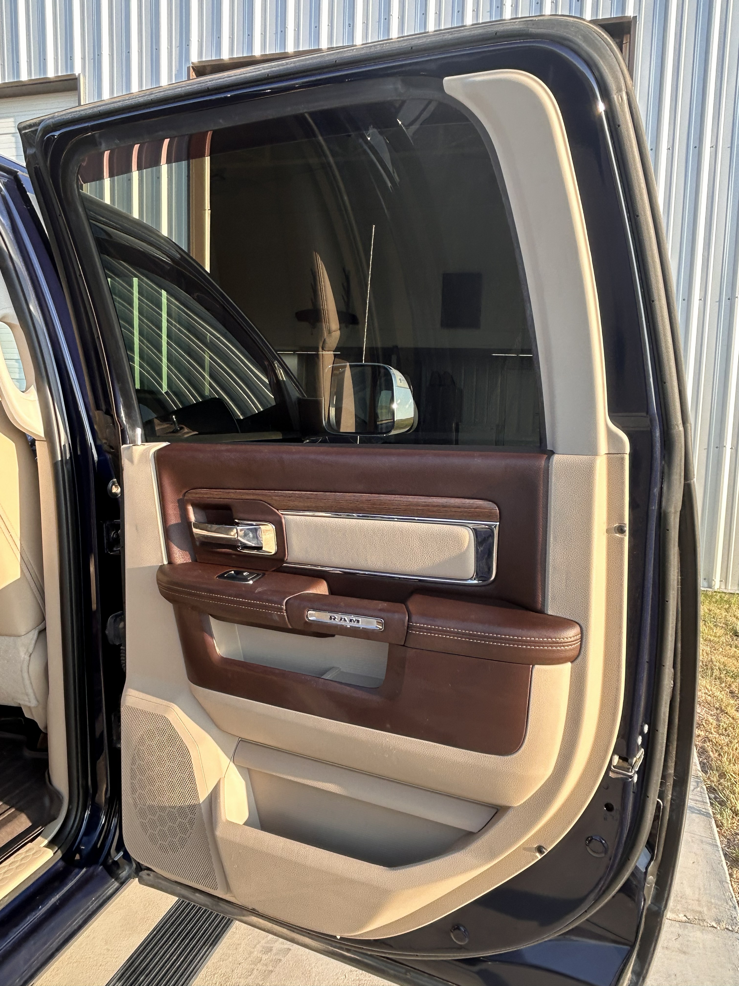 Used 2018 RAM 3500 Laramie AWD/4WD image 25