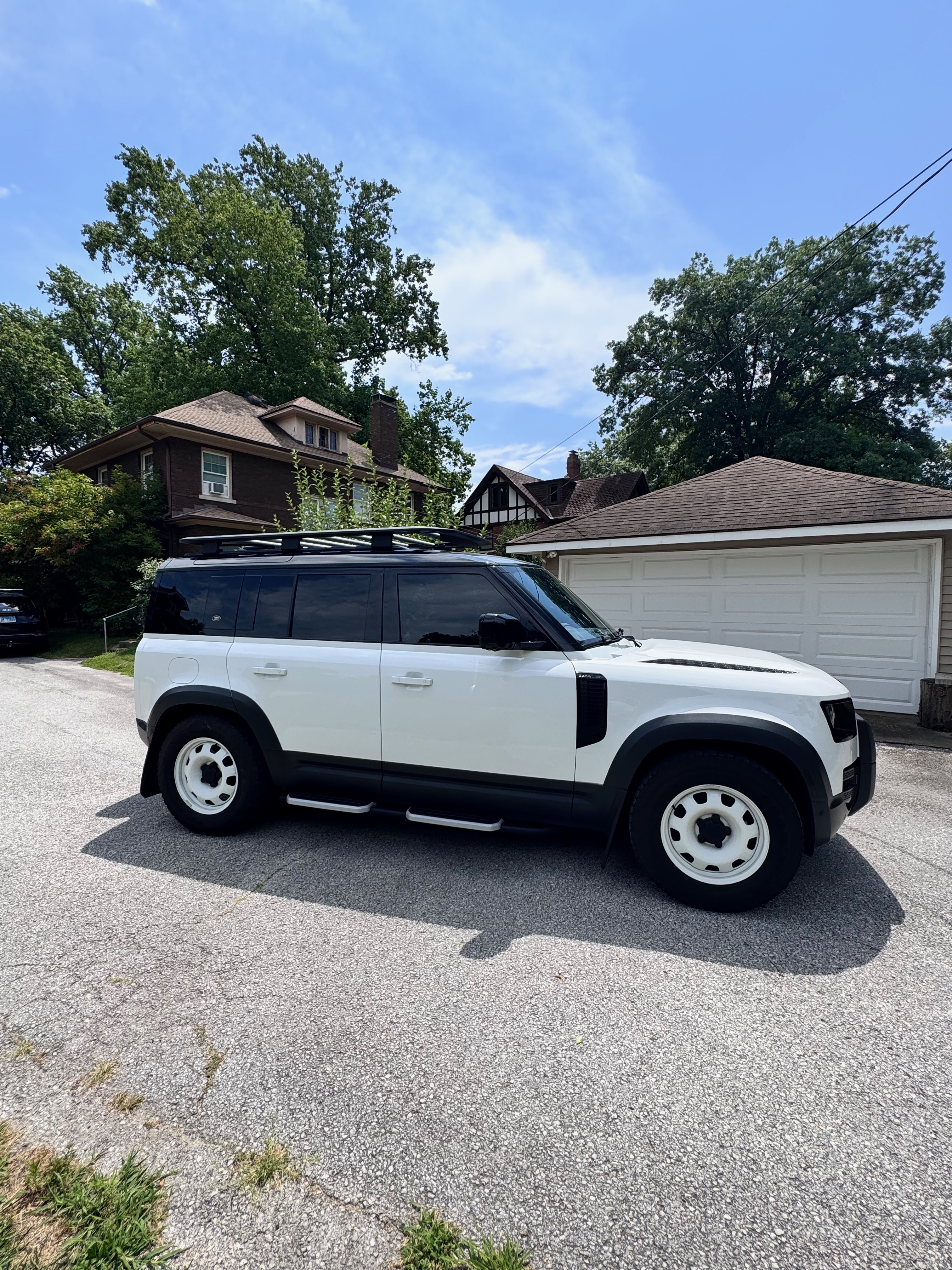 Used 2023 Land Rover Defender 110 S AWD/4WD image 8
