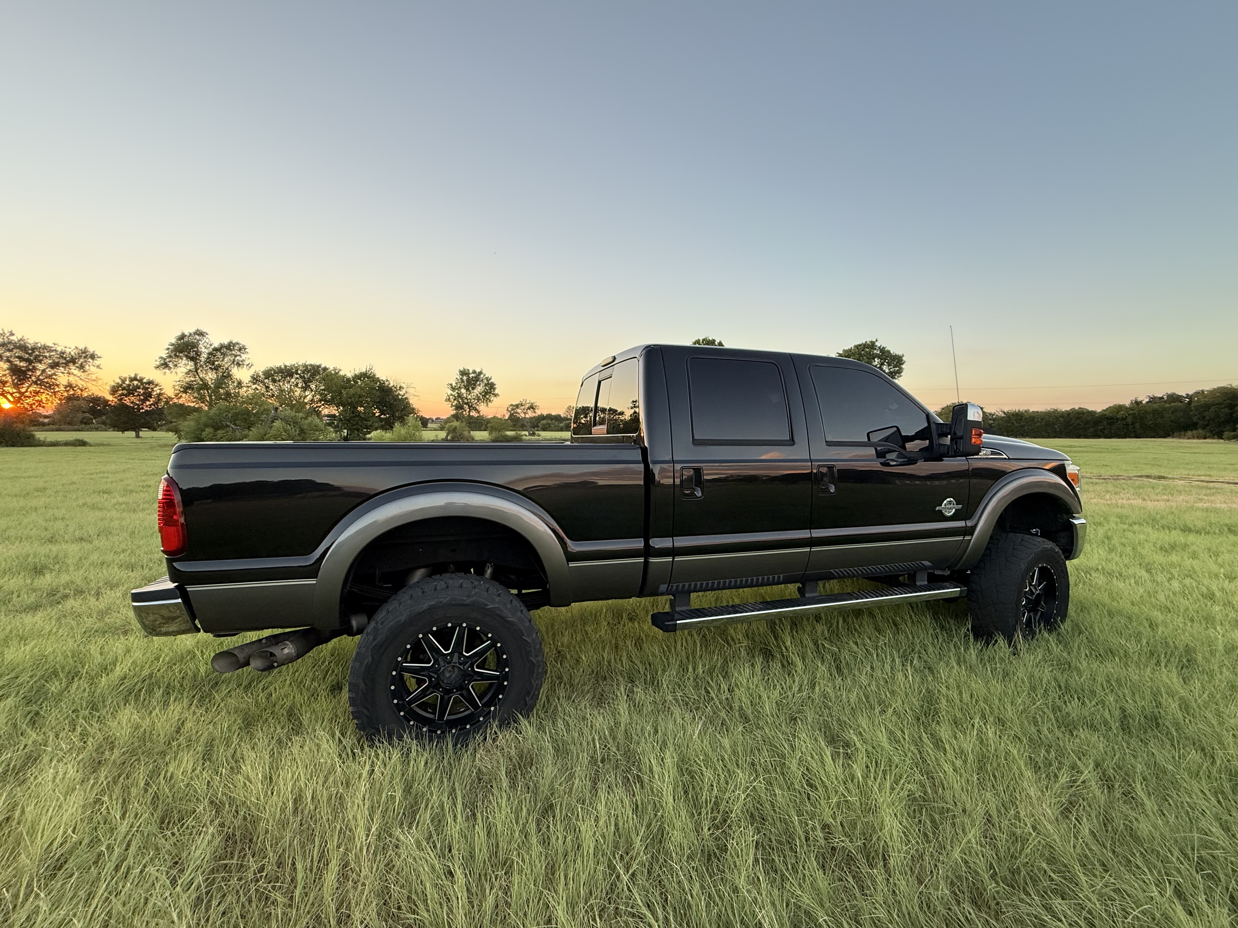 Used 2012 Ford F250 Lariat w/ Lariat Ultimate Pkg AWD/4WD image 10