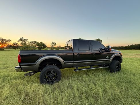 Used 2012 Ford F250 Lariat w/ Lariat Ultimate Pkg AWD/4WD image 9