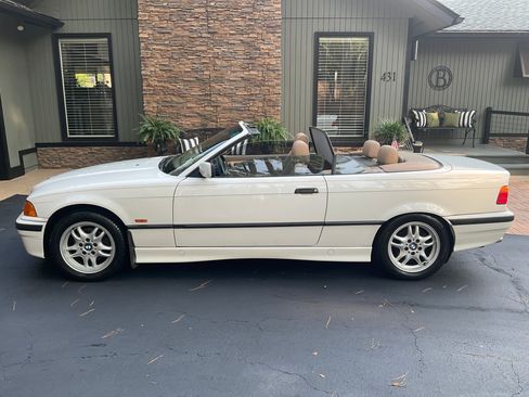 Used 1999 BMW 328i Convertible RWD image 1