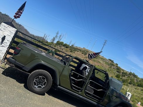 Used 2021 Jeep Gladiator Mojave w/ LED Lighting Group AWD/4WD image 2