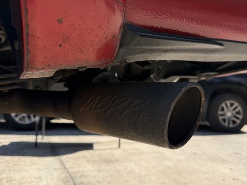 Used 2017 Toyota Tacoma TRD Sport w/ Tow Package (A/T) image 9