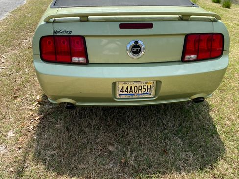 Used 2005 Ford Mustang GT Premium image 2