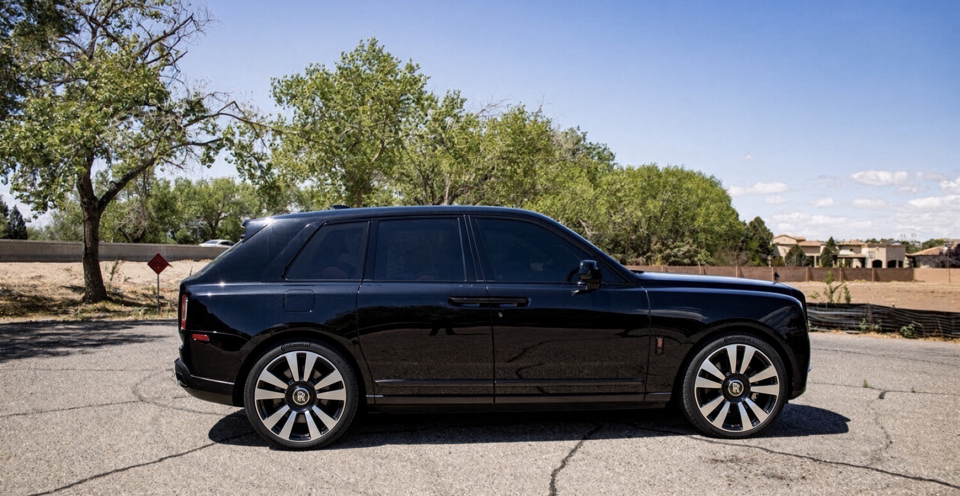 Used 2022 Rolls-Royce Cullinan w/ Dynamic Package AWD/4WD image 2