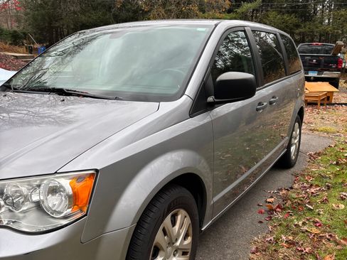 Used 2019 Dodge Grand Caravan SE image 13