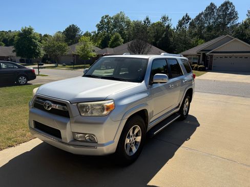 Used 2013 Toyota 4Runner SR5 w/ Convenience Pkg image 11