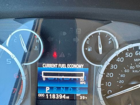 Used 2017 Toyota Tundra SR5 image 8