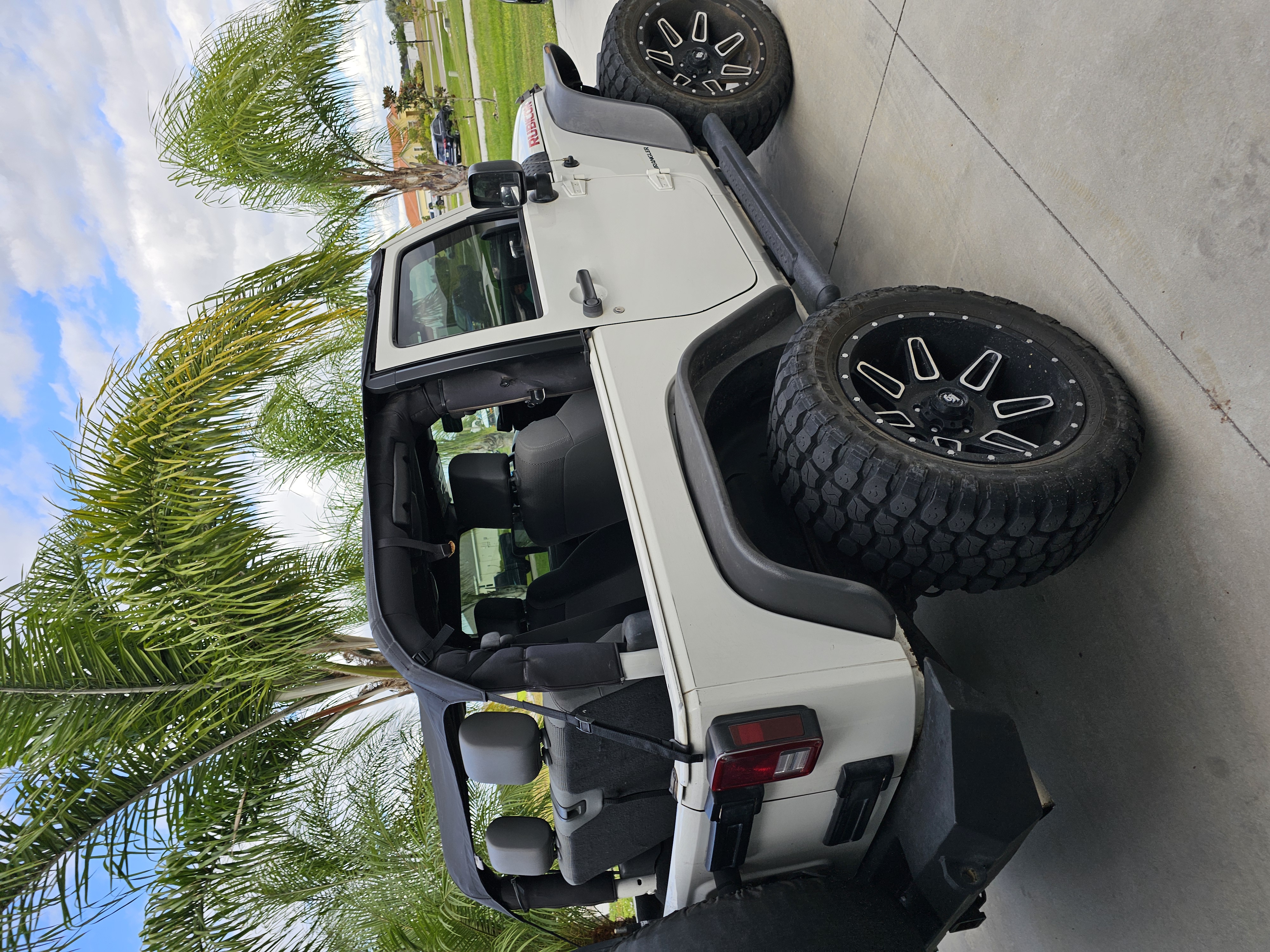 Used 2007 Jeep Wrangler Rubicon w/ Dual Top Group AWD/4WD image 4