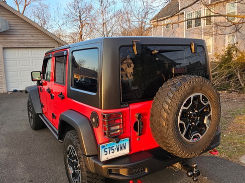 Used 2015 Jeep Wrangler Unlimited Rubicon image 8