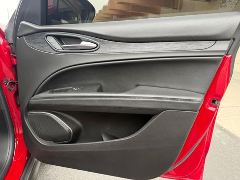 Used 2021 Alfa Romeo Stelvio Sprint RWD image 11