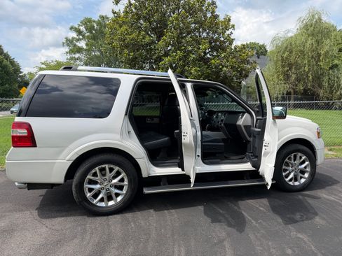 Used 2017 Ford Expedition Limited w/ Equipment Group 301A AWD/4WD image 5