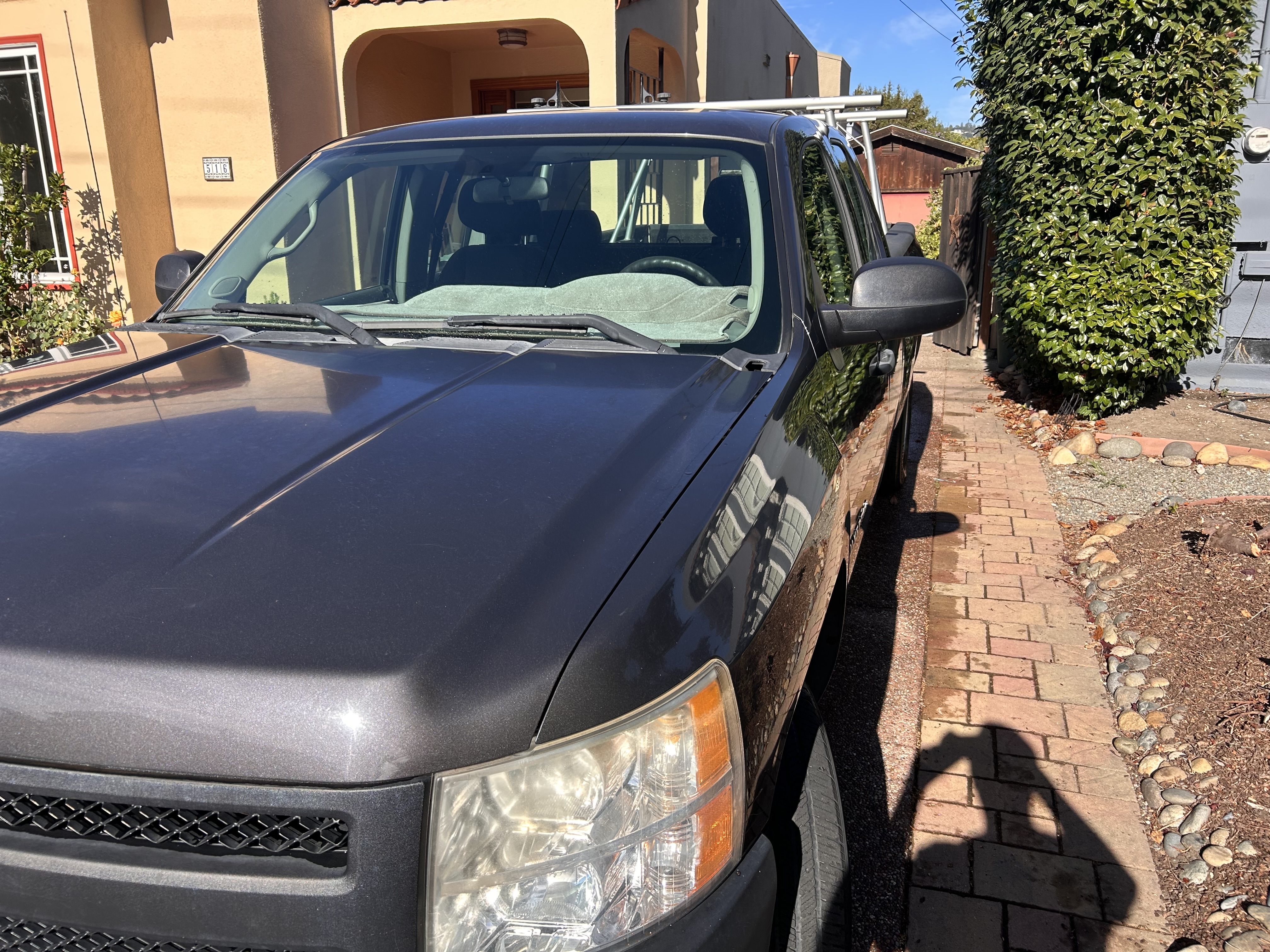 Used 2011 Chevrolet Silverado 1500 W/T RWD image 2