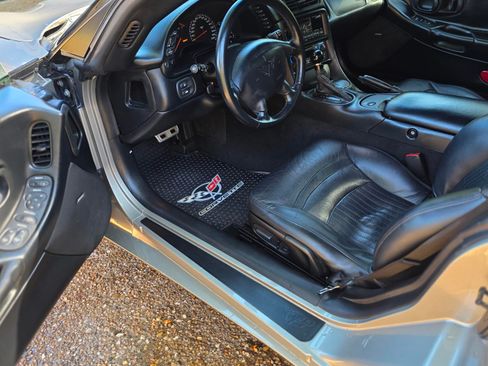 Used 2002 Chevrolet Corvette Convertible w/ Preferred Equipment Group2 image 4